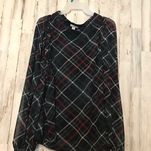 XL Ladies white/green/black/Red top. Great condition. Cato brand. 🛍
